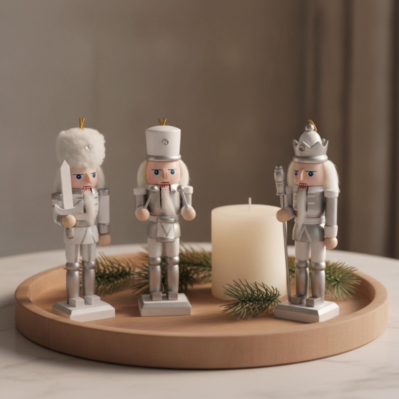 Nutcracker Figurine - تمثال خشبي لحارس كسارة البندق مطلي